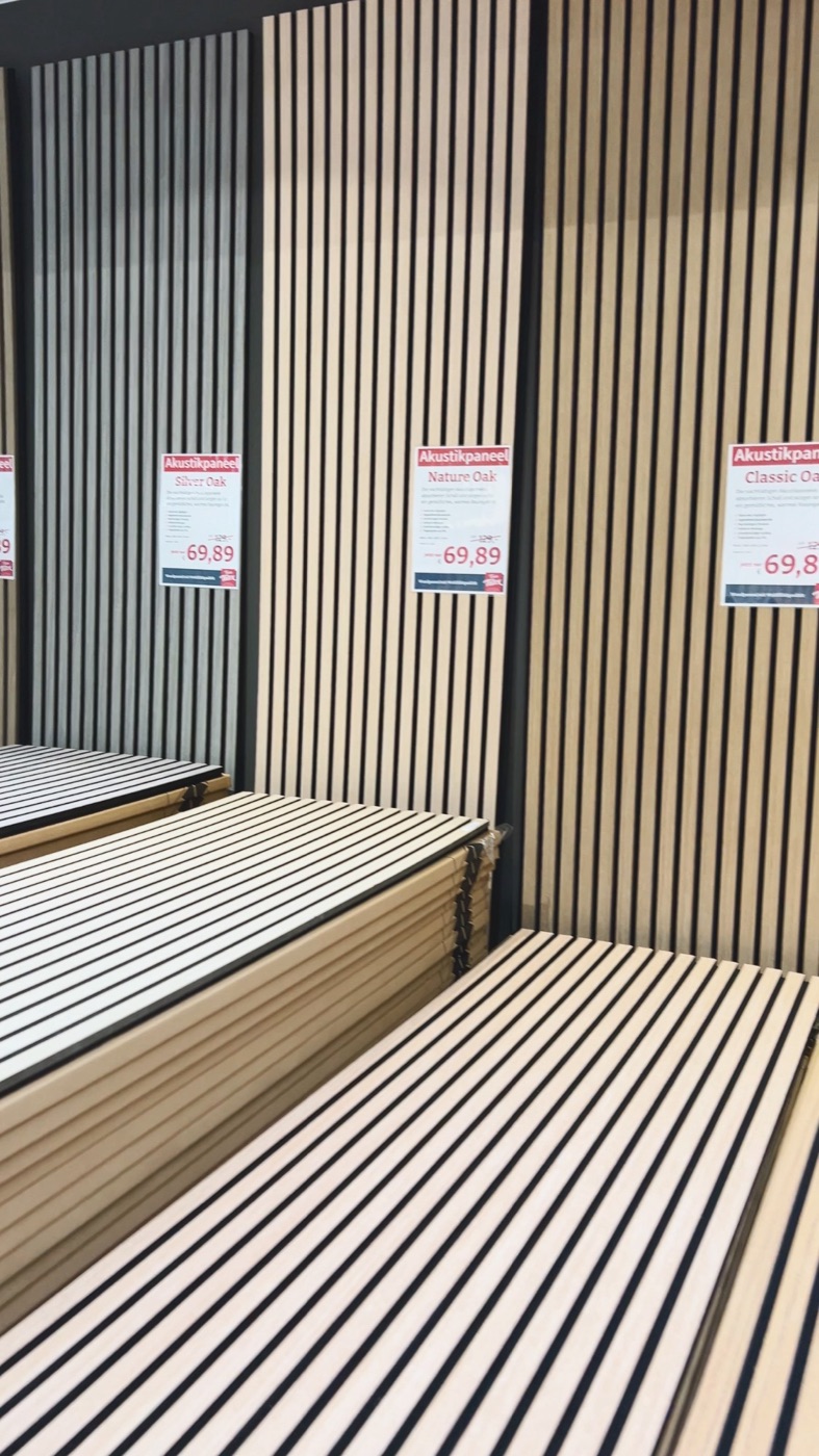 Akustikpaneele in der Ausstellung – Silver, Nature und Classic Oak
